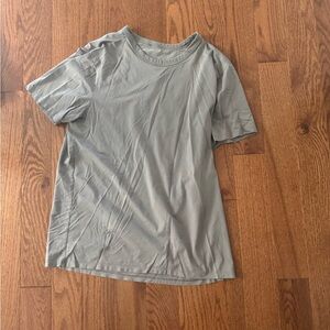 Lululemon fundamental tee